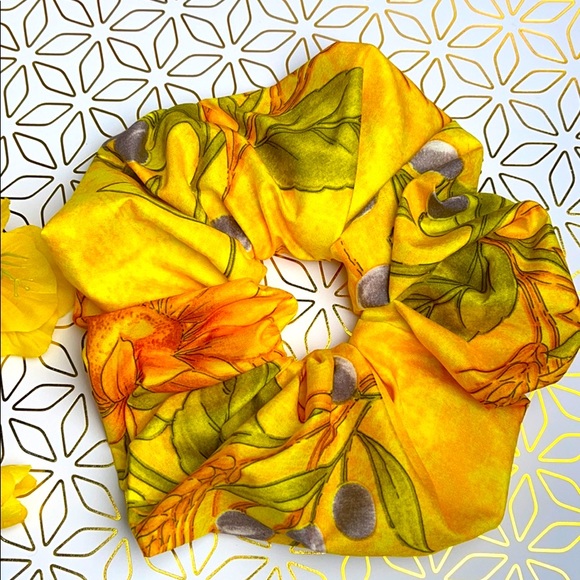 SUPERSIZE Scrunchie big ponytail yellow - Picture 2 of 5